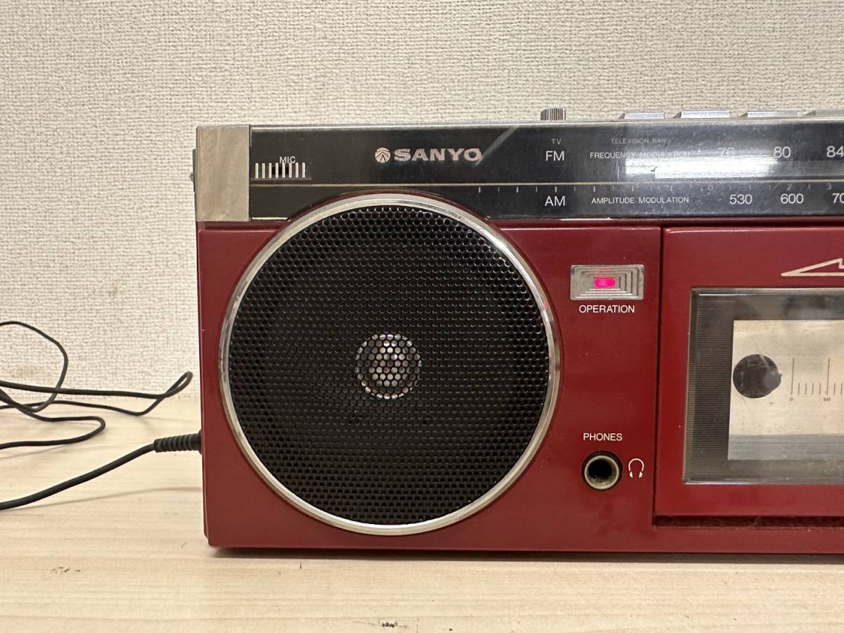P304-T18-259 SANYO 三洋 ラジカセ おしゃれなテレコ MR-U4MKⅡ レッド 昭和レトロ 本体のみ 当時物 通電確認済
