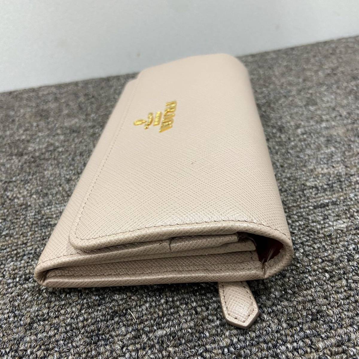 プラダ PRADA 長財布 ロゴ ベージュ ゴールド ピンク レディース 中古 