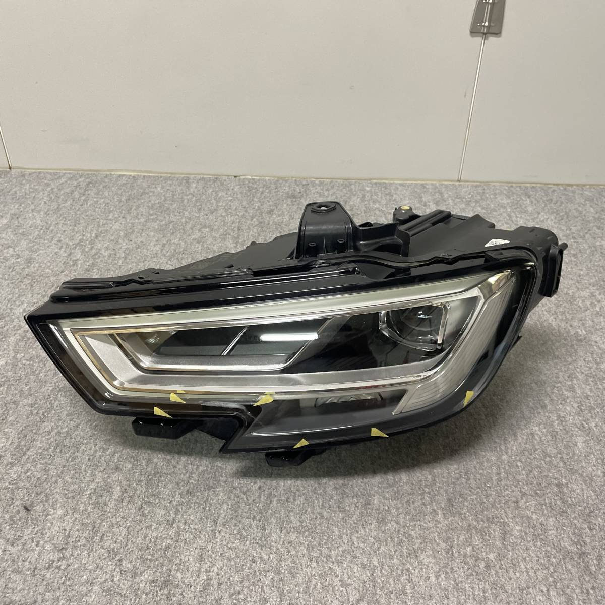 5pK1633◆Audi アウディ A3 8V ヘッド ライト ランプ 左 L LED 8V0.941.033.D 90104564 8V0.941.773 後期 正規品 純正 車 パーツ 5pK1633◆AudiアウディA38Vヘッドライトランプ左LLED8V0