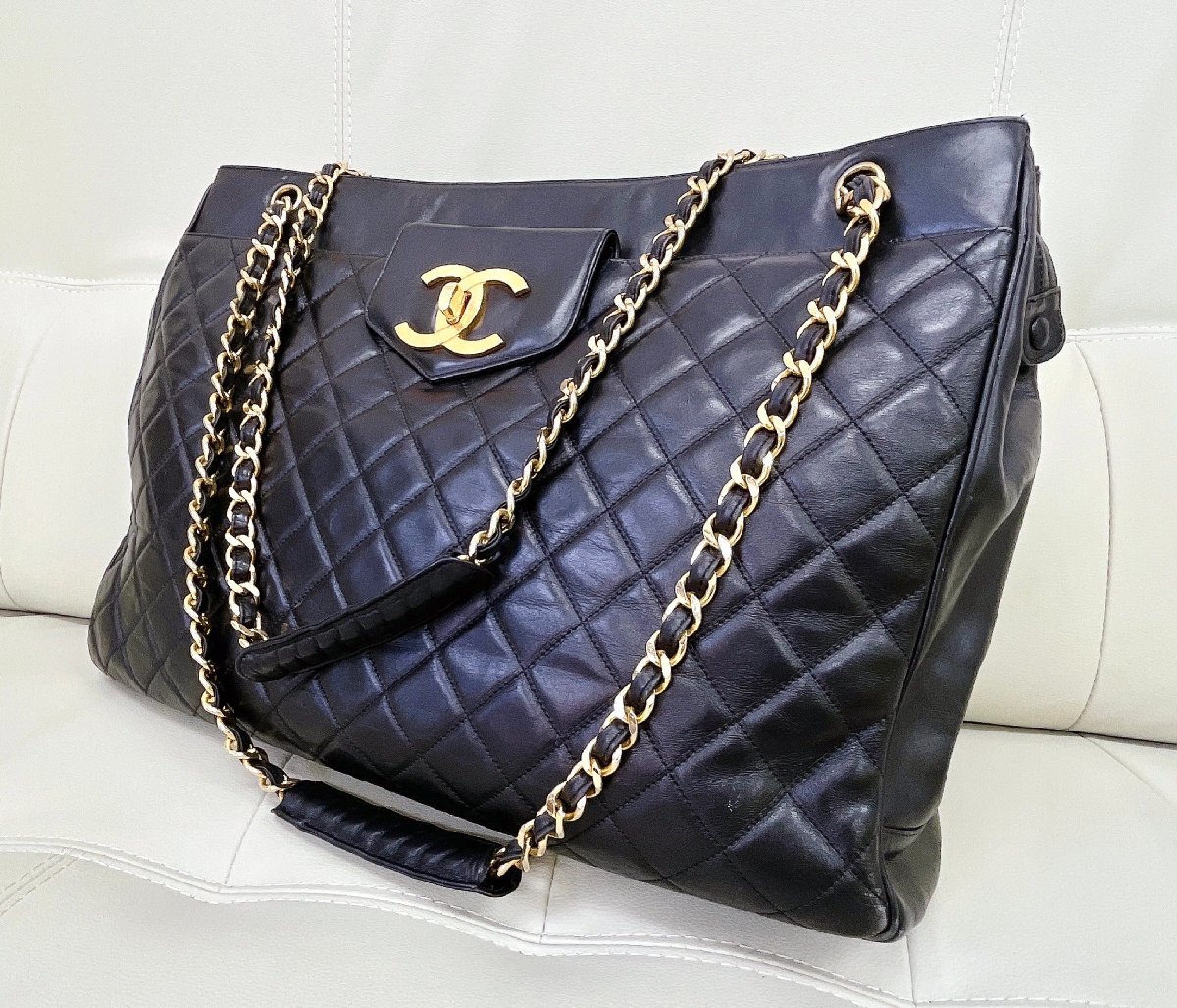 Chanel 20番台 マトラッセ ラムスキン アコーディオン チェーントートバッグ ブラック (202864