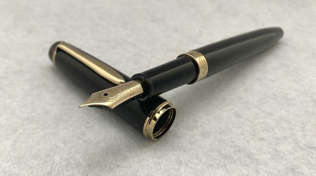 PE1182□PLATINUM プラチナ 万年筆 ペン先 18K-WG 細字 ショート軸 短