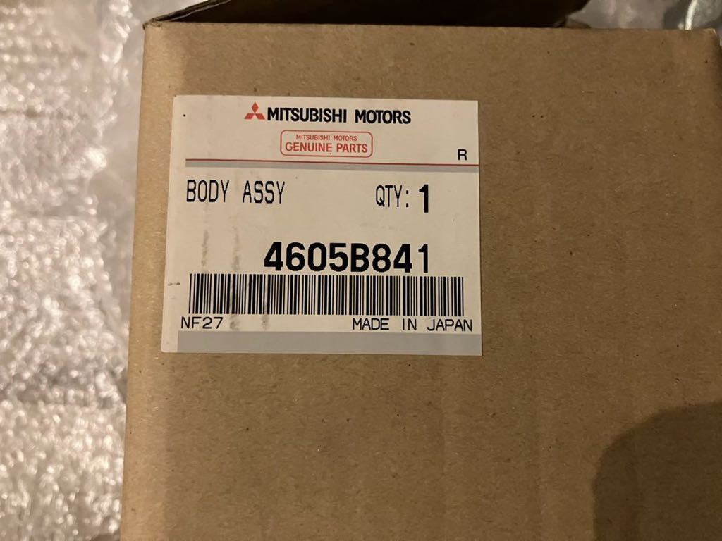 未使用新品デリカD5アウトランダーRV-R純正リアキャリパーASSY左右