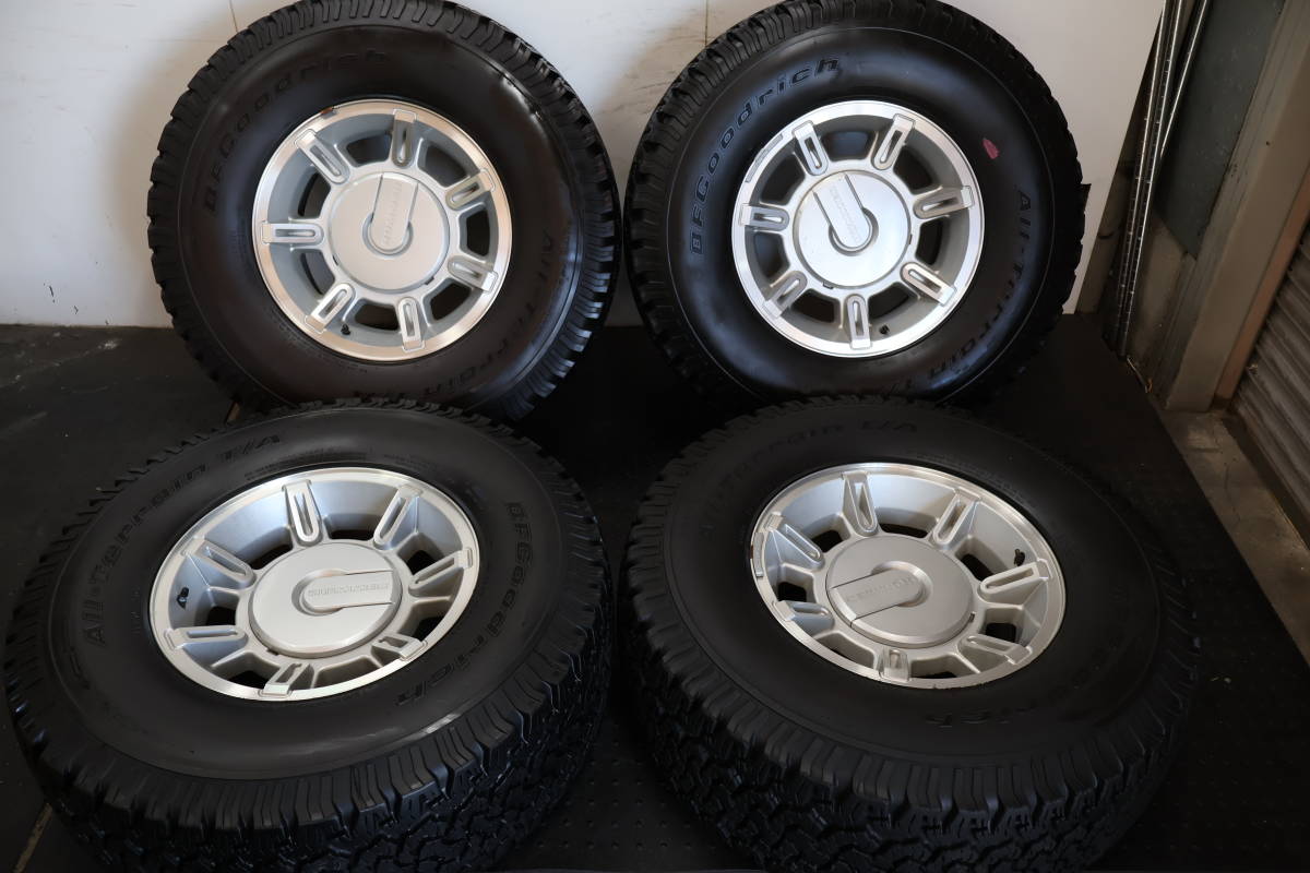 売り切り! 中古ホイール 03-09y HUMMER H2 純正17インチアルミホイールタイヤ付き4本セット 8H165.1 ハマーH2 ハマー H2 ハマー　Ｈ２