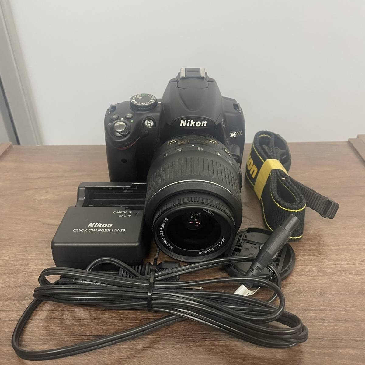 ☆ Nikon ニコン D5000 + AF-S DX NIKKOR 18-55mm f⁄3.5-5.6 G VR 