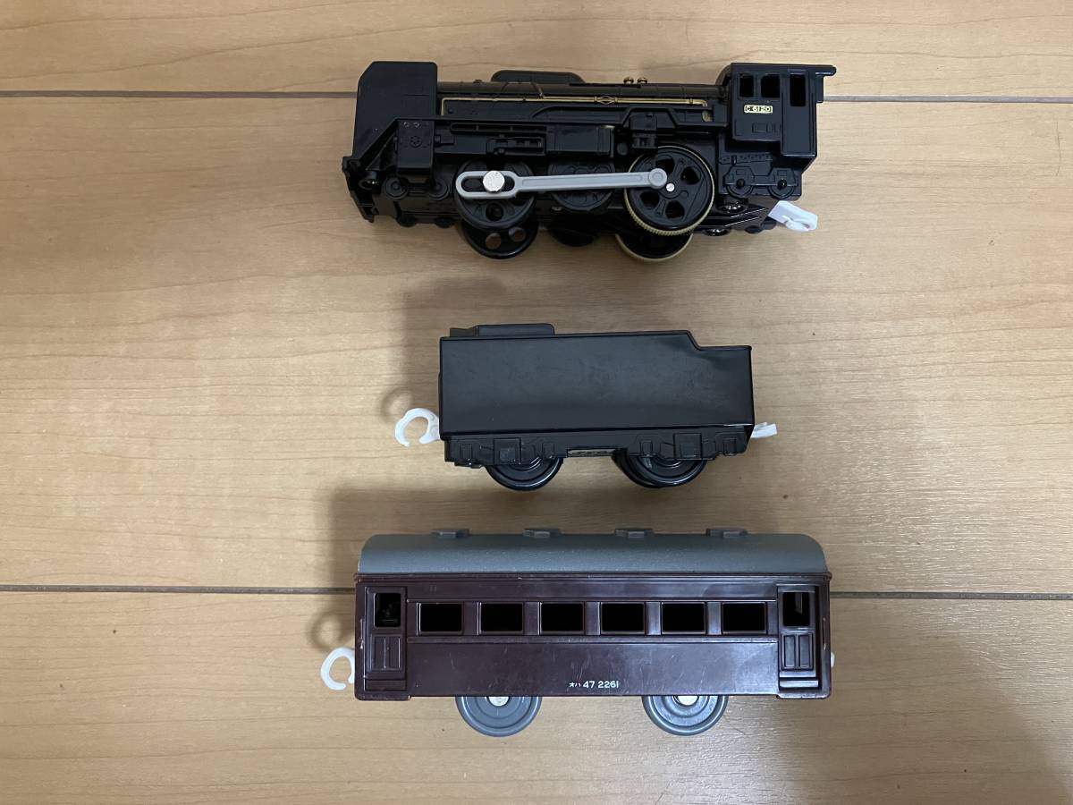 プラレール ライト付C61 20号機蒸気機関車_3