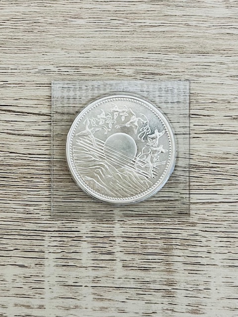 10-2◎天皇陛下御在位60年記念 銀貨幣 壱萬円 ☆中古品☆ 銀貨幣 昭和61年 記念コイン 記念硬貨 古銭 メダル 日本国 コレクション シルバー