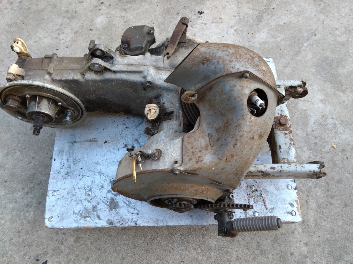 富士重工 ラビット s301B ES36B 123cc 3速 キック降ります ピストン綺麗 実動部品取り車から取り外し 一部難アリ