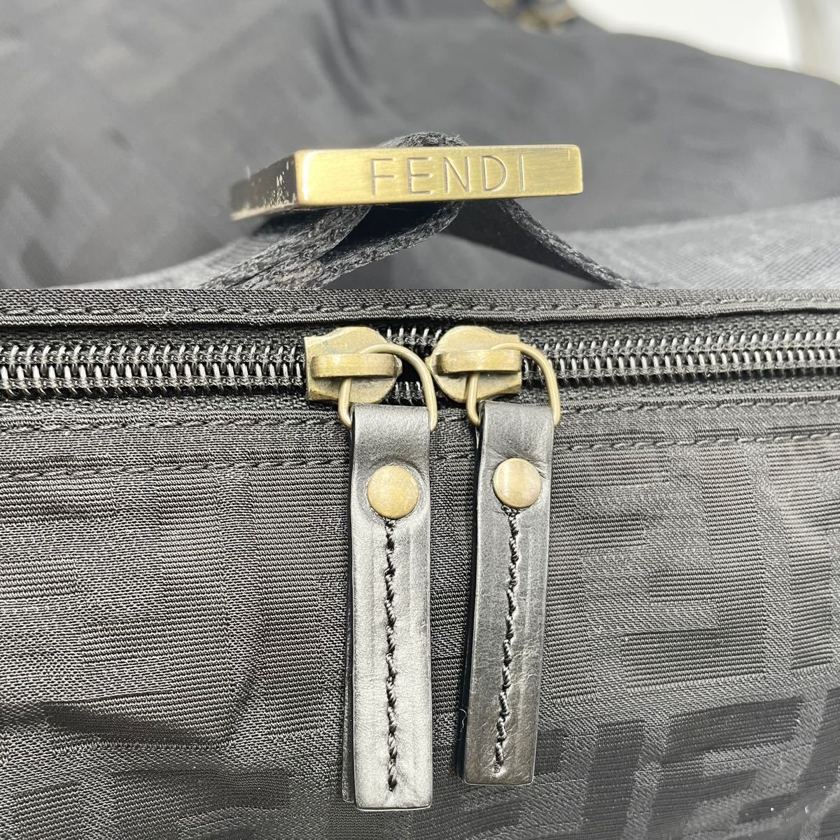 1円 [超美品] FENDI フェンディ ズッカ柄 メッセンジャーバッグ FF