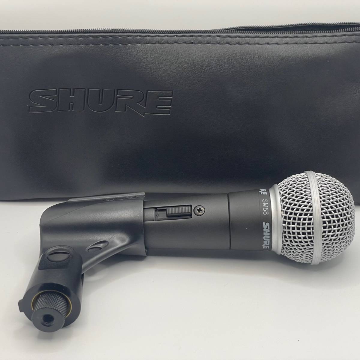 SHURE ダイナミックマイク マイクホルダー付き 美品 中古品 SHURE シュアー SM58 ダイナミックマイク マイクホルダー