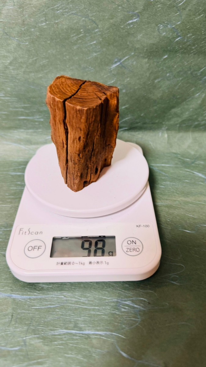 天然沈香【古伽羅】98g 香木 香炉 香道具 ベトナム産 塗香 仏具 煎茶道具