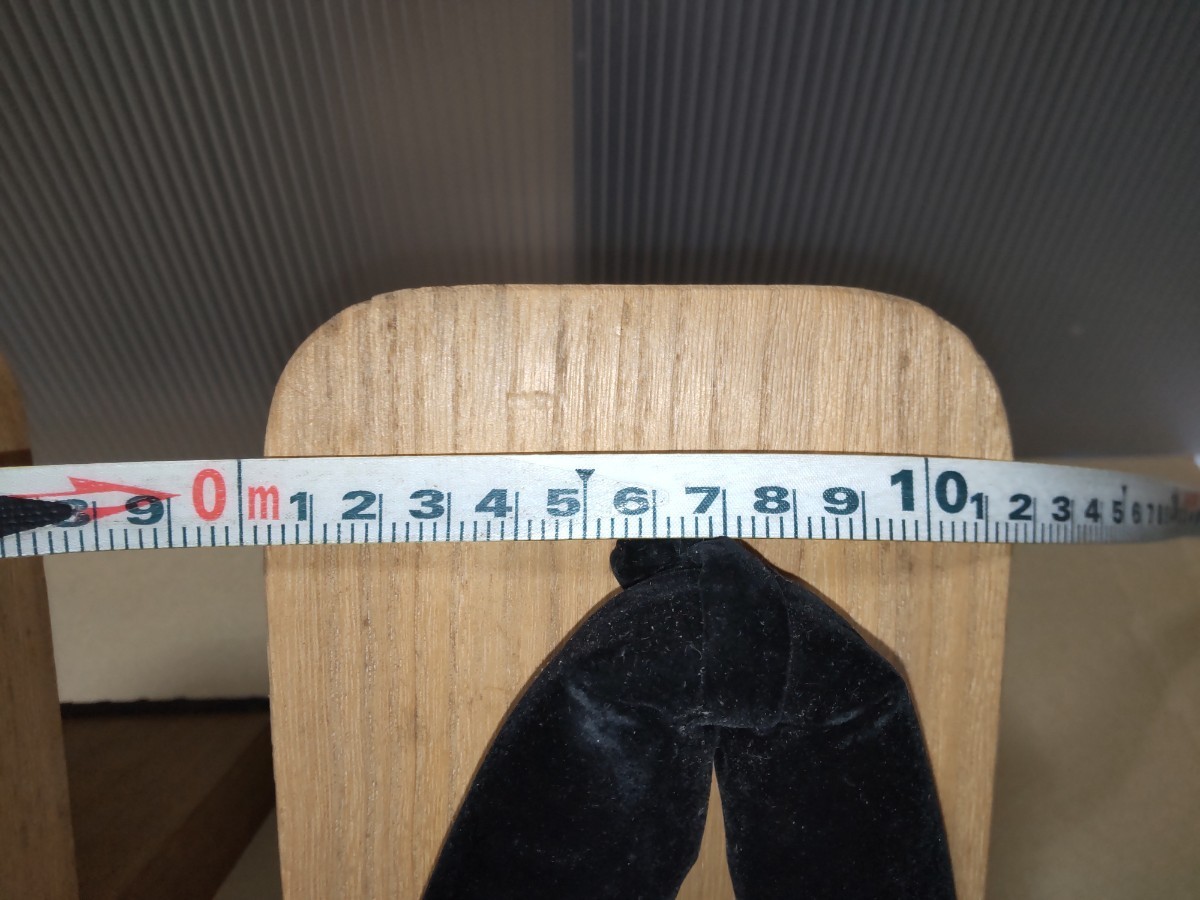1本歯下駄 赤い鼻緒のじょじょ 幅11cm 長さ26cm 高さ14cm 一本歯 下駄 