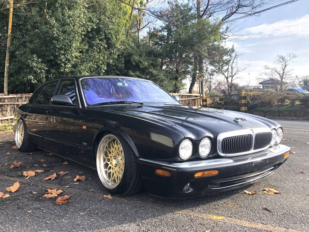 平成11年式 ジャガーXJエグゼクティブ 4.0L ローダウン ホイールワークシーカー 社外マフラー 内装総張り替え 一時抹消書類有り