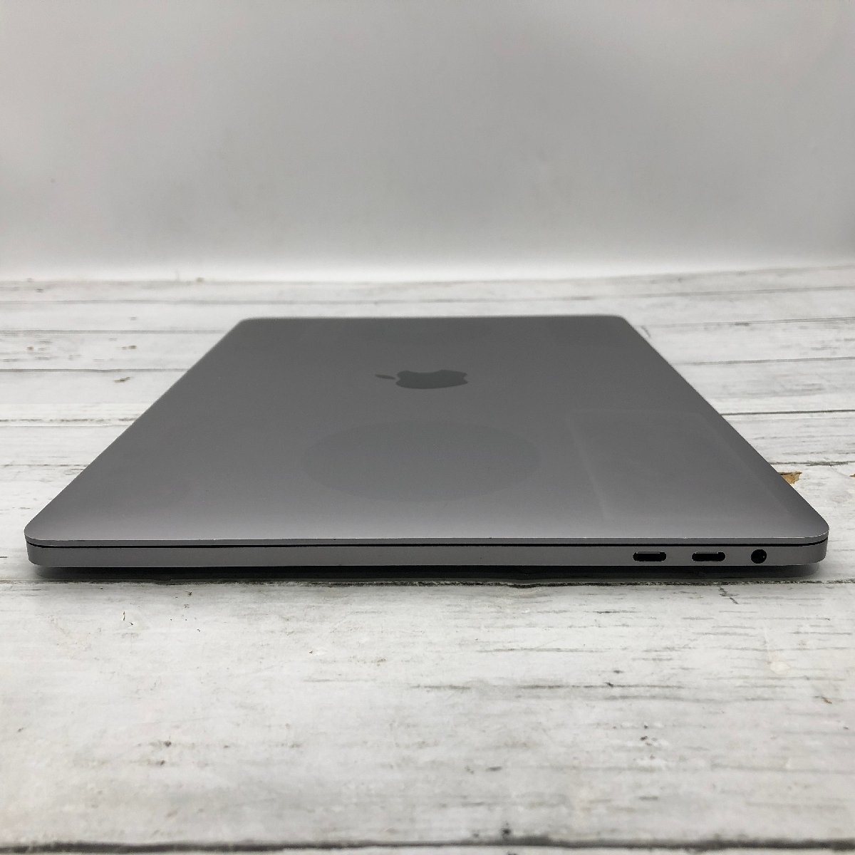 Apple MacBook Pro 13-inch 2018 Four Thunderbolt 3 ports Core i7