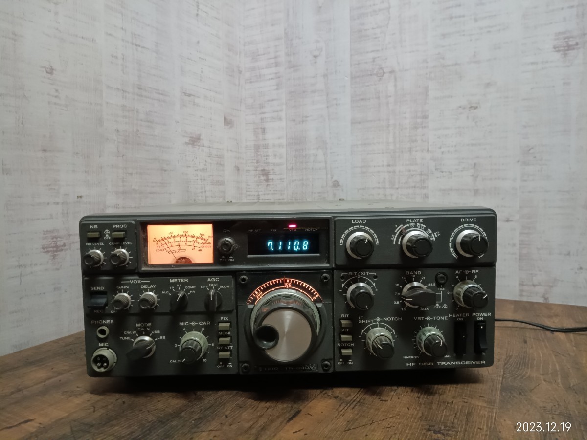 TRIO TS-830V トリオ トランシーバー SSB 動作品 アマチュア無線機