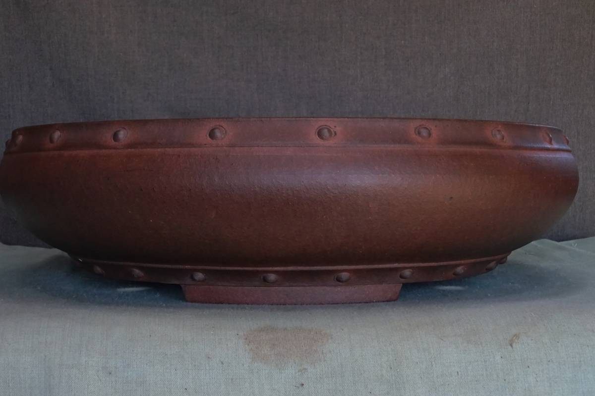 KAKE3563　和鉢　人気作家　秋静苑造（小松泉）　素晴らしい時代　大きい　紫泥内縁上下鋲打丸　W４３ｃｍ