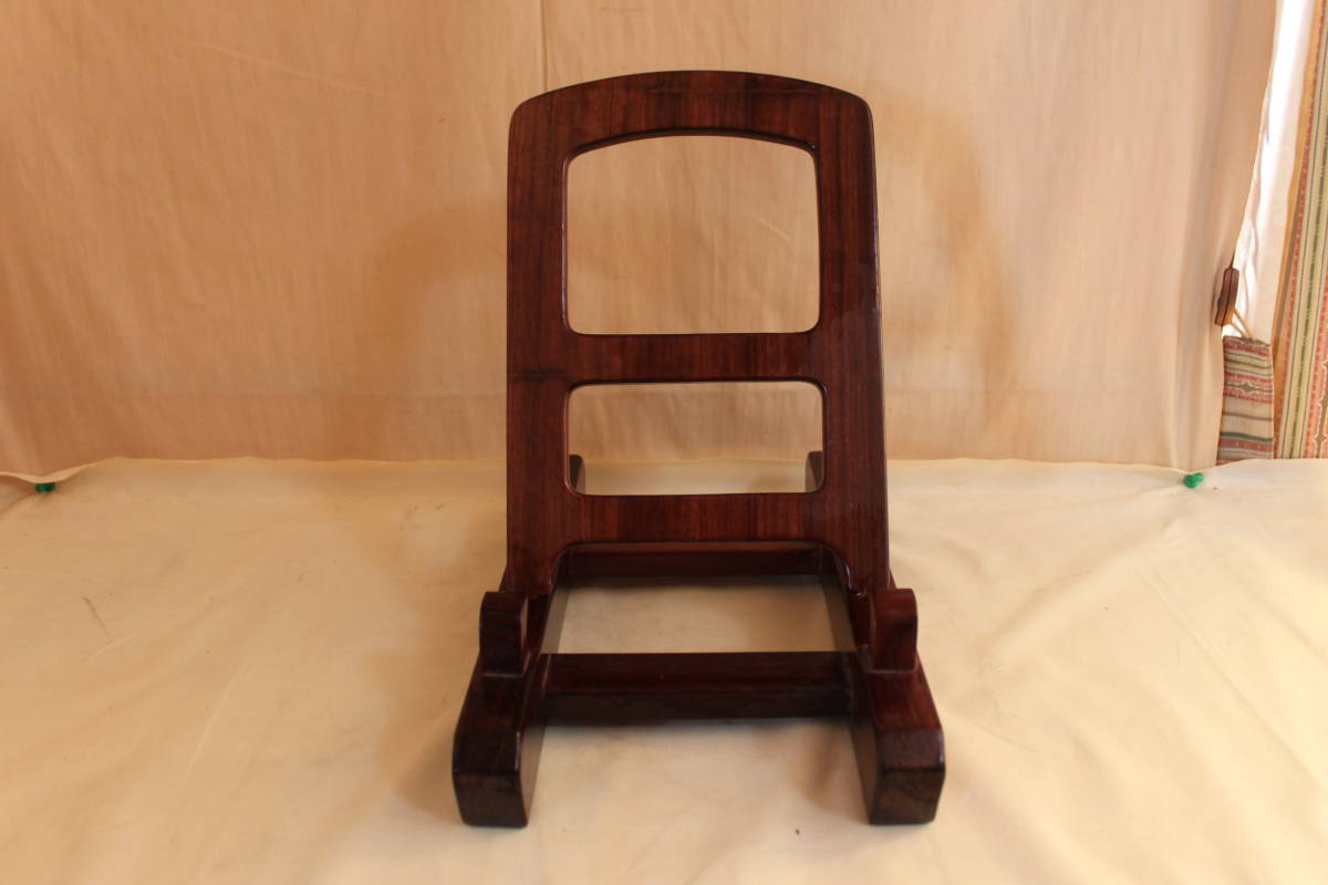 紀州シリーズ 木製皿立て 3号 ブラック ワインレッド (直径10～14cmのお皿向け) - 【皿立て専門店 わにぞう商店】１個から大口販売まで対応する 皿立てのネット通販 皿たて 木製 大型