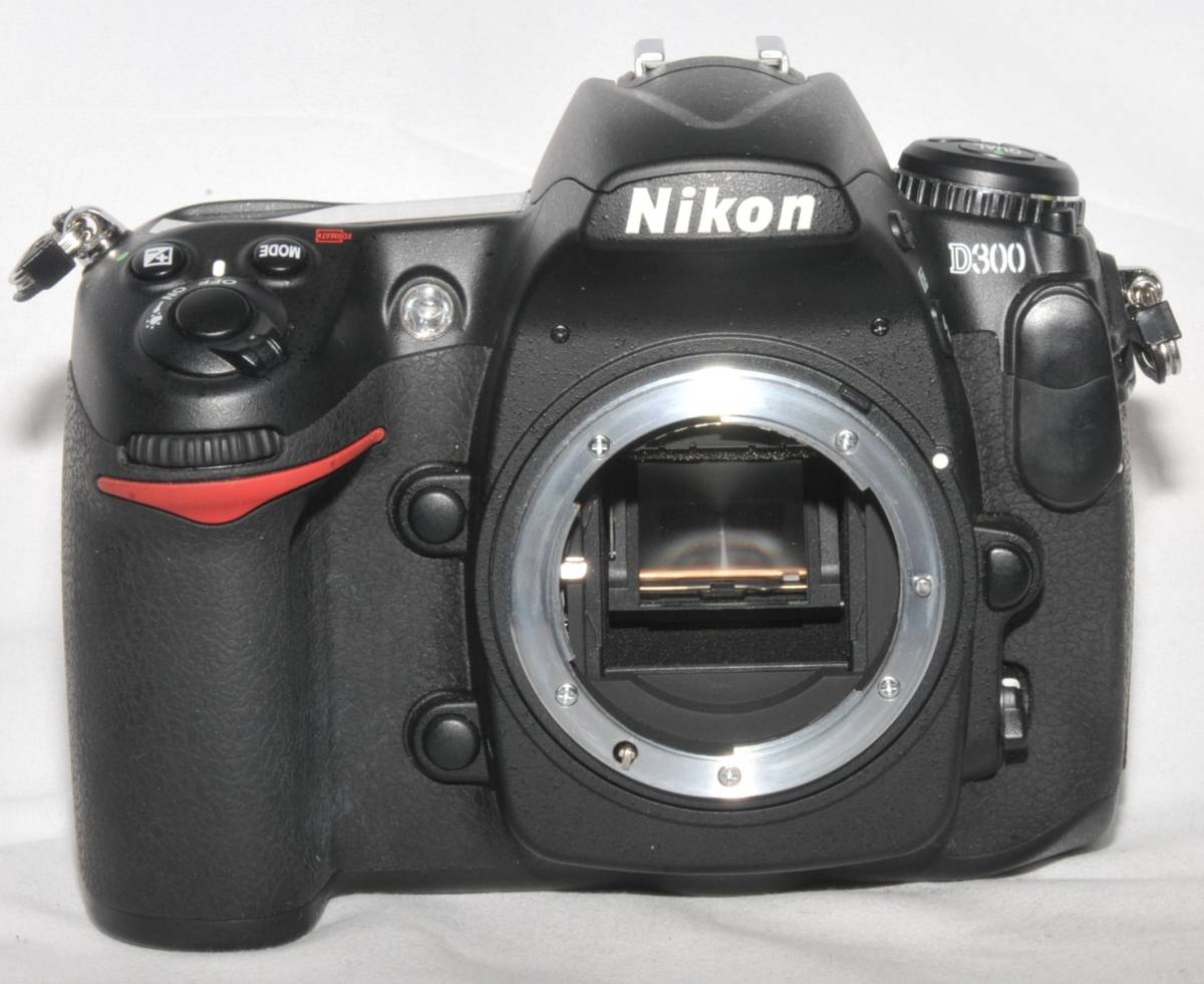 ☆ショット数300回☆ Nikon ニコン D300 ボディ Nikon ニコン D300 ボディ ショット数 5352回 D300 ボディ Nikon E411