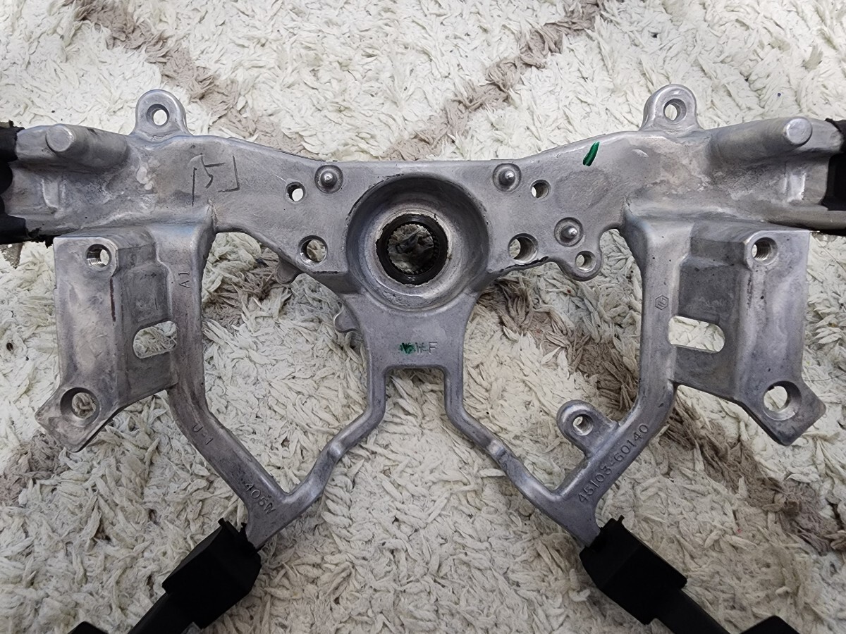 ☆1円スタート☆ 新車外し TOYOTA トヨタ 200 ハイエース 200系 純正 レザー ステアリング ハンドル_3