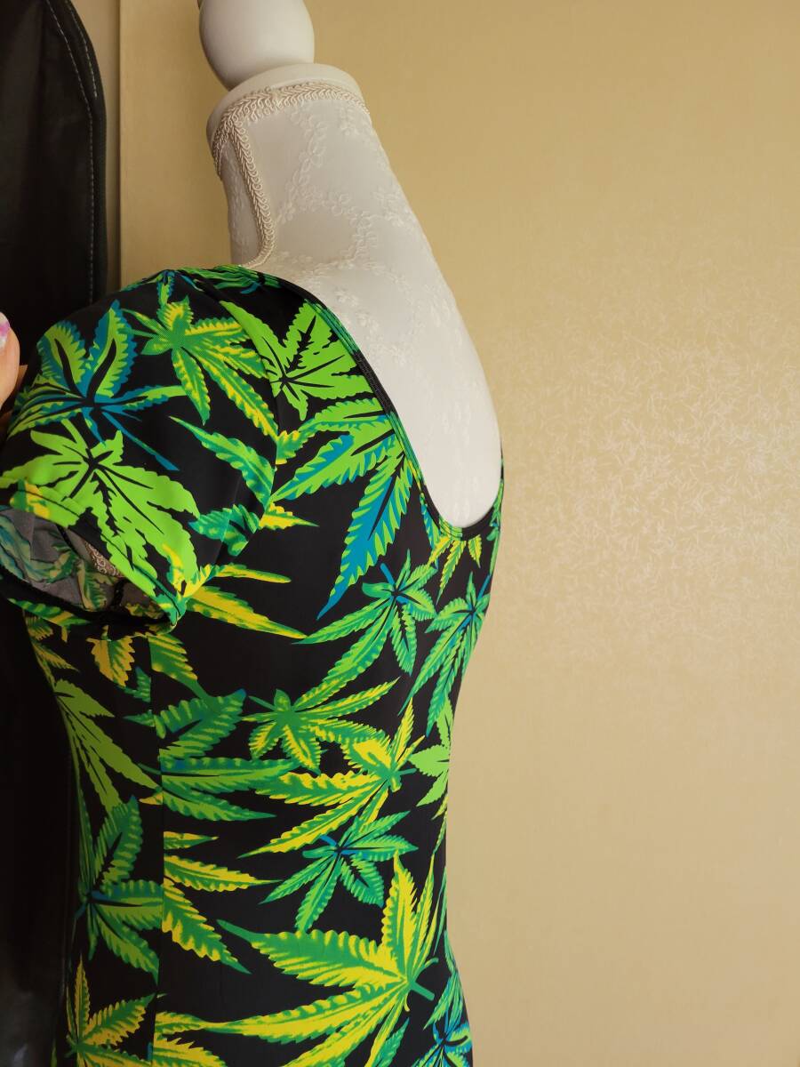 社交ダンスドレス、ラテン上下グリーン黒、色彩素敵で華やか、M_4