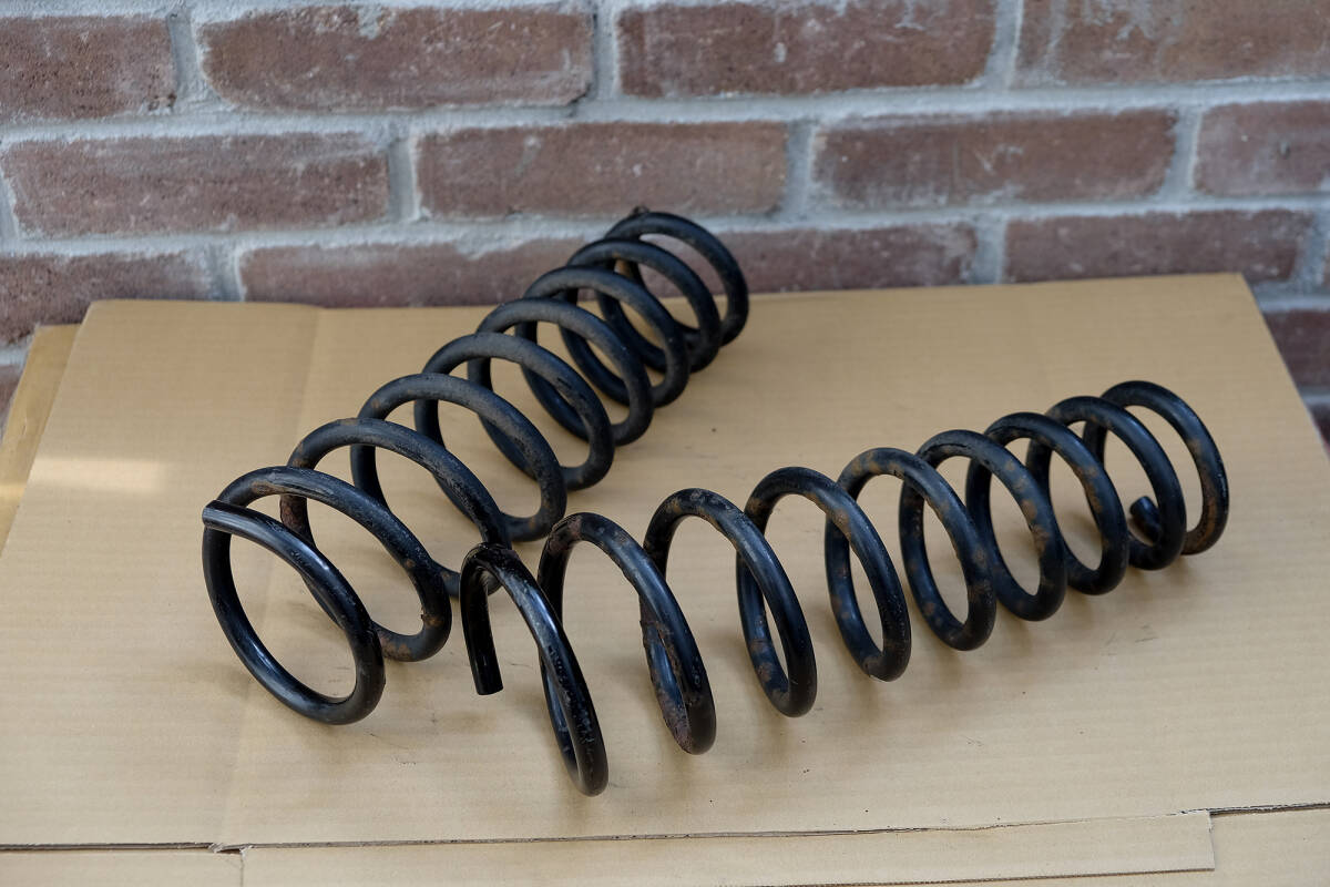 ［中古］アルファロメオ156 2.5V6 純正サス（スプリング）1台分_3