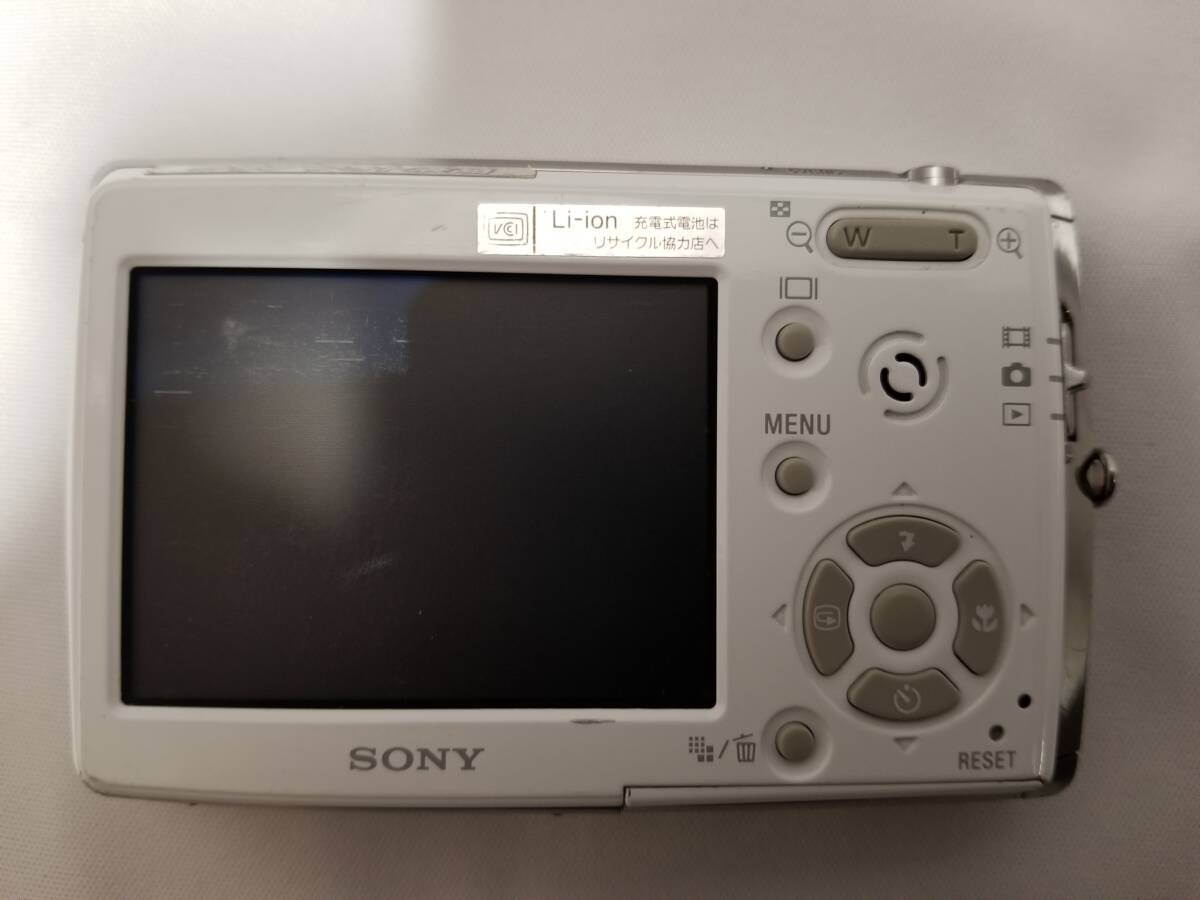 ソニー SONY Cyber-Shot DSC-T33(ホワイト)、バッテリー3個、その他充電台等_6