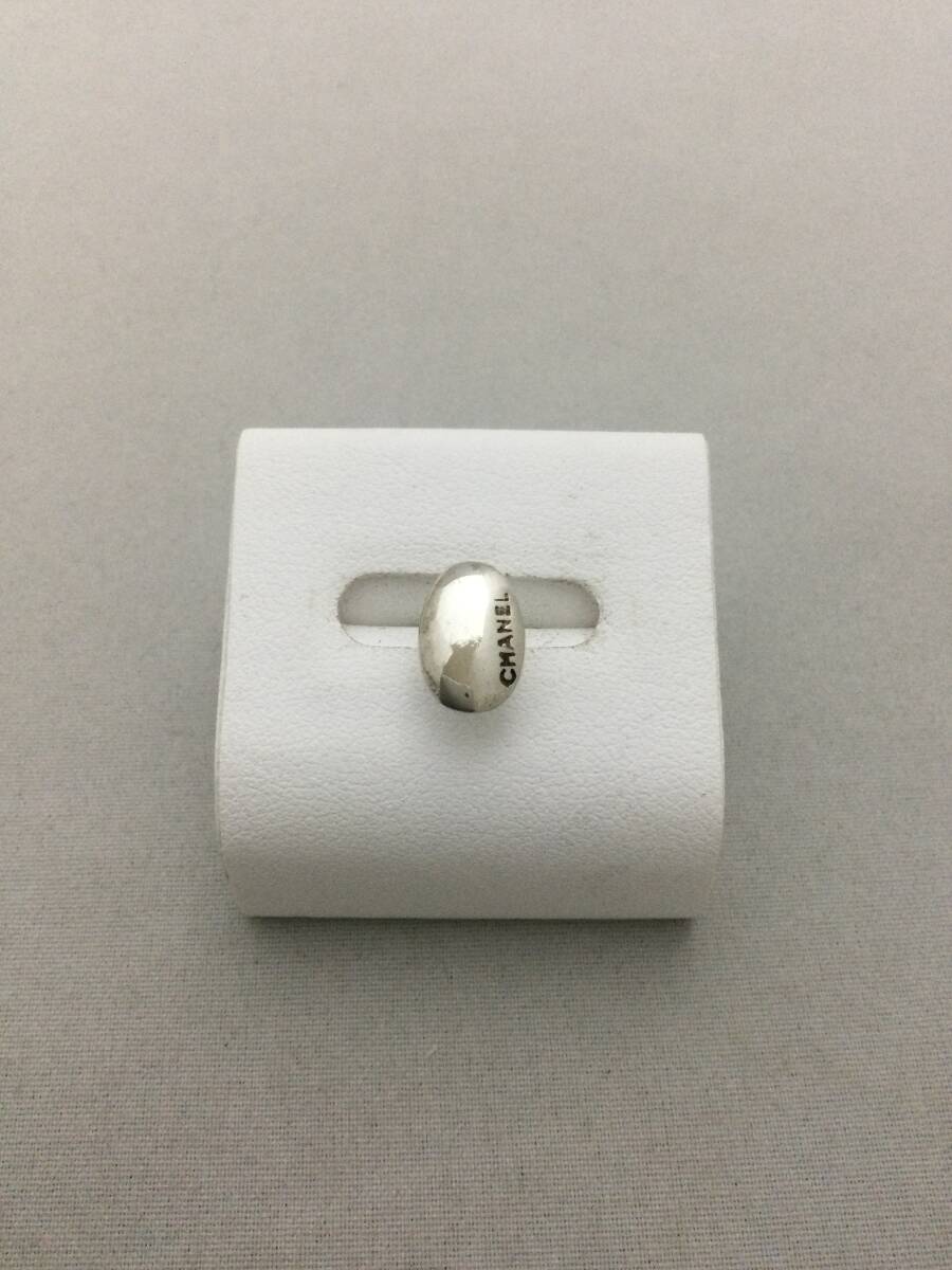 CHANEL シャネル オーバル ロゴ ピアス 片方 シルバー アクセサリー