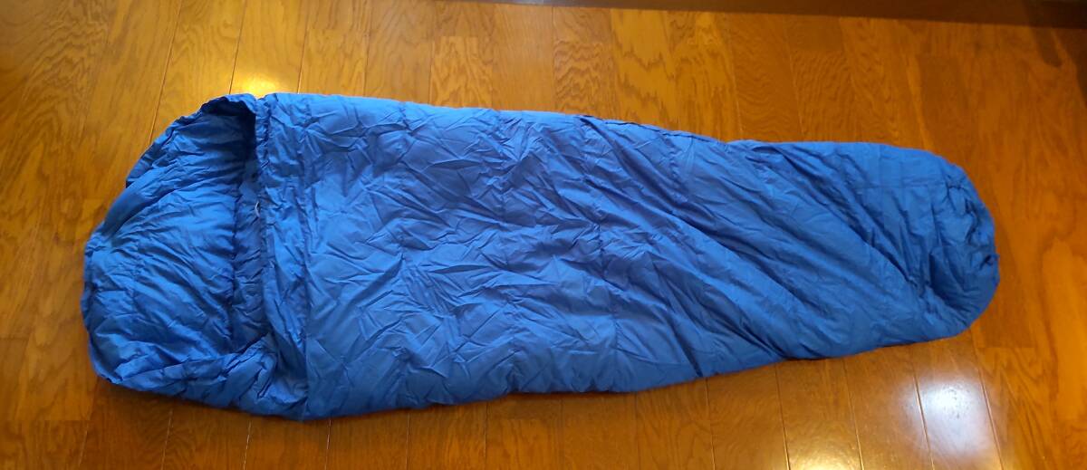 英国製BLACKS Quality Product Summit　寝袋　ブルー　シーツ付き_2
