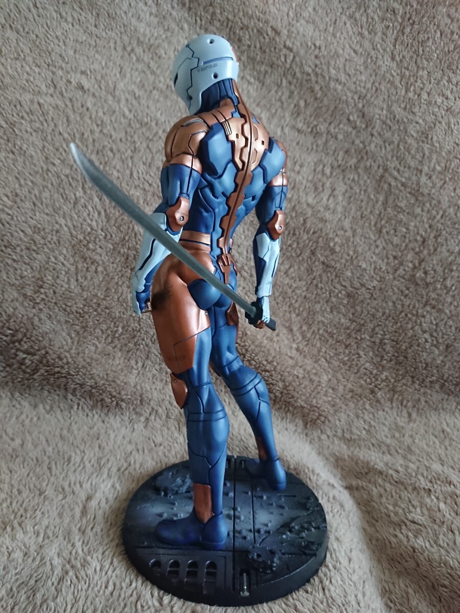 【中古美品】サイボーグ忍者　メタルギアソリッド　　1/6　スタチュー　メタルギア_6