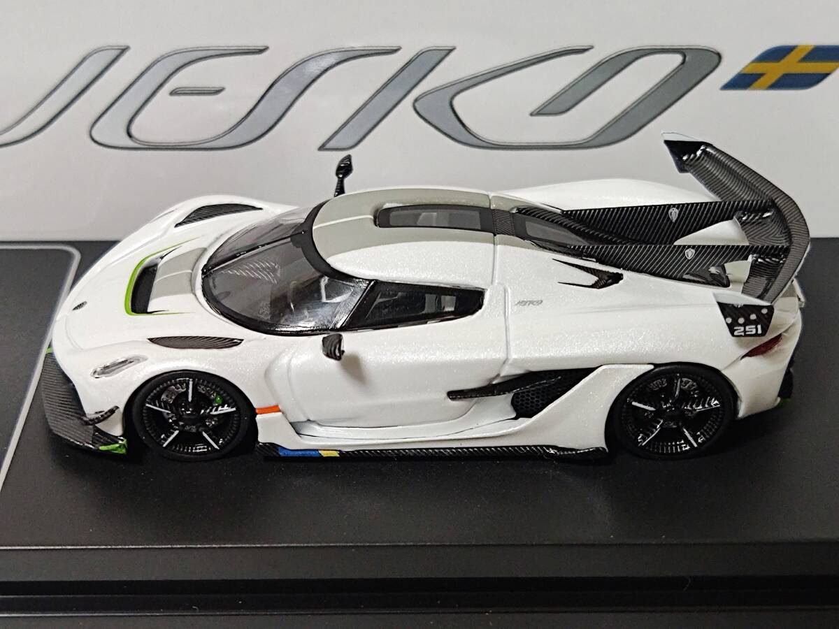 Jesko Koenigsegg Model Impossible is SILVER CM Model 1/64