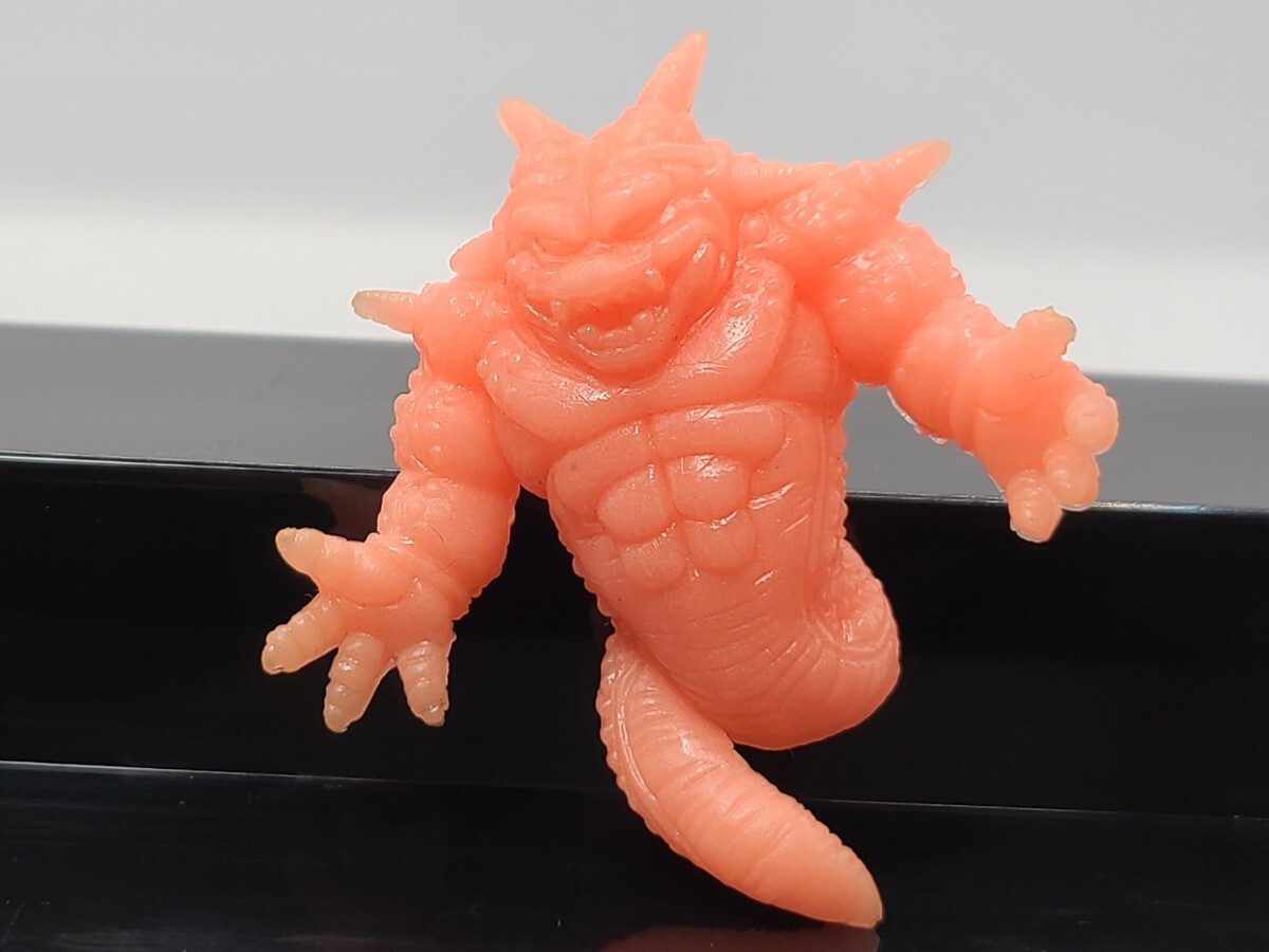 ドラゴンボール消しゴムパート8 フリーザ 蓄光 ジャンプ抽選プレゼント