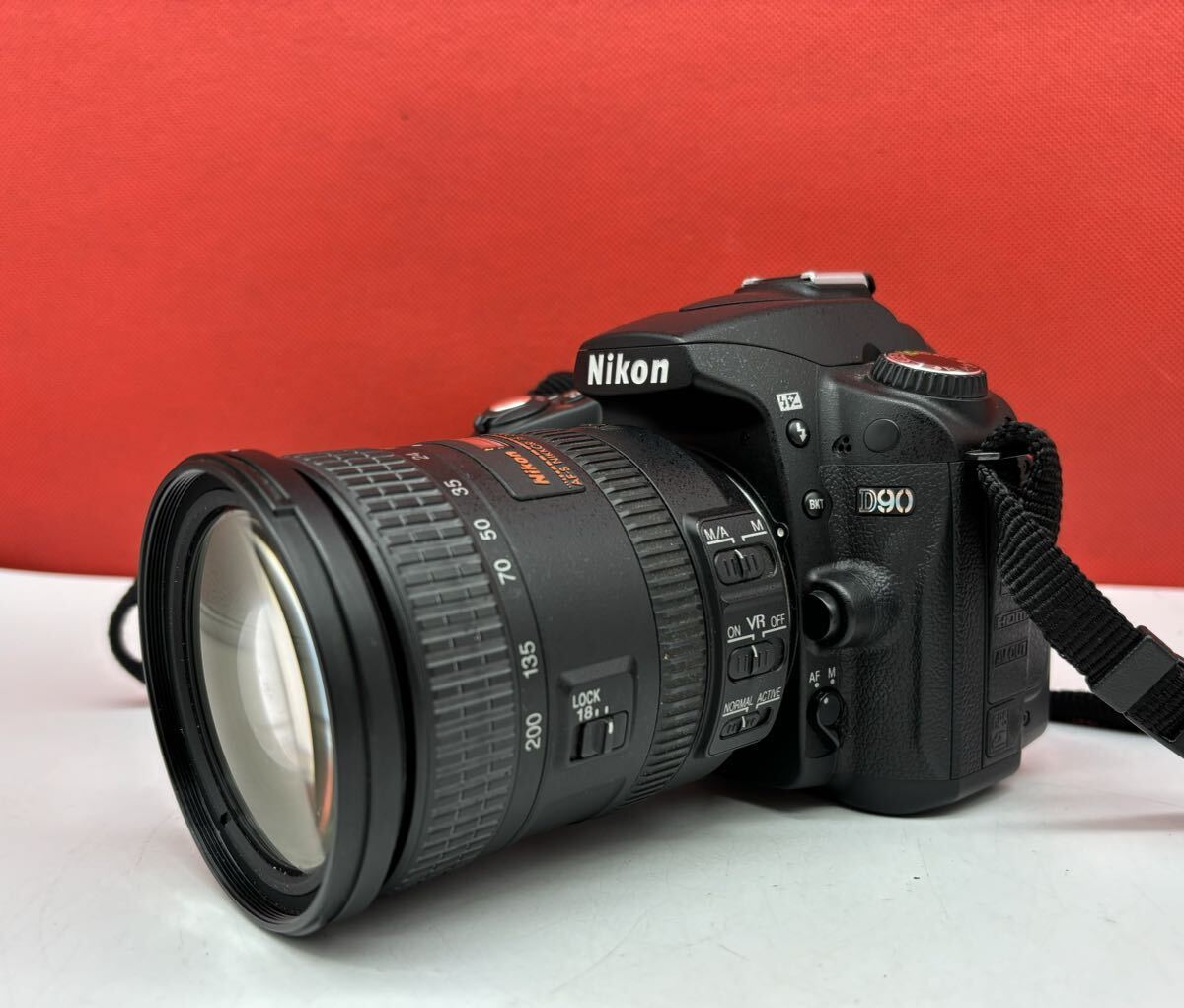 Nikon D90 デジタル一眼レフカメラ ボディ AF-S NIKKOR 18-200mm F3.5