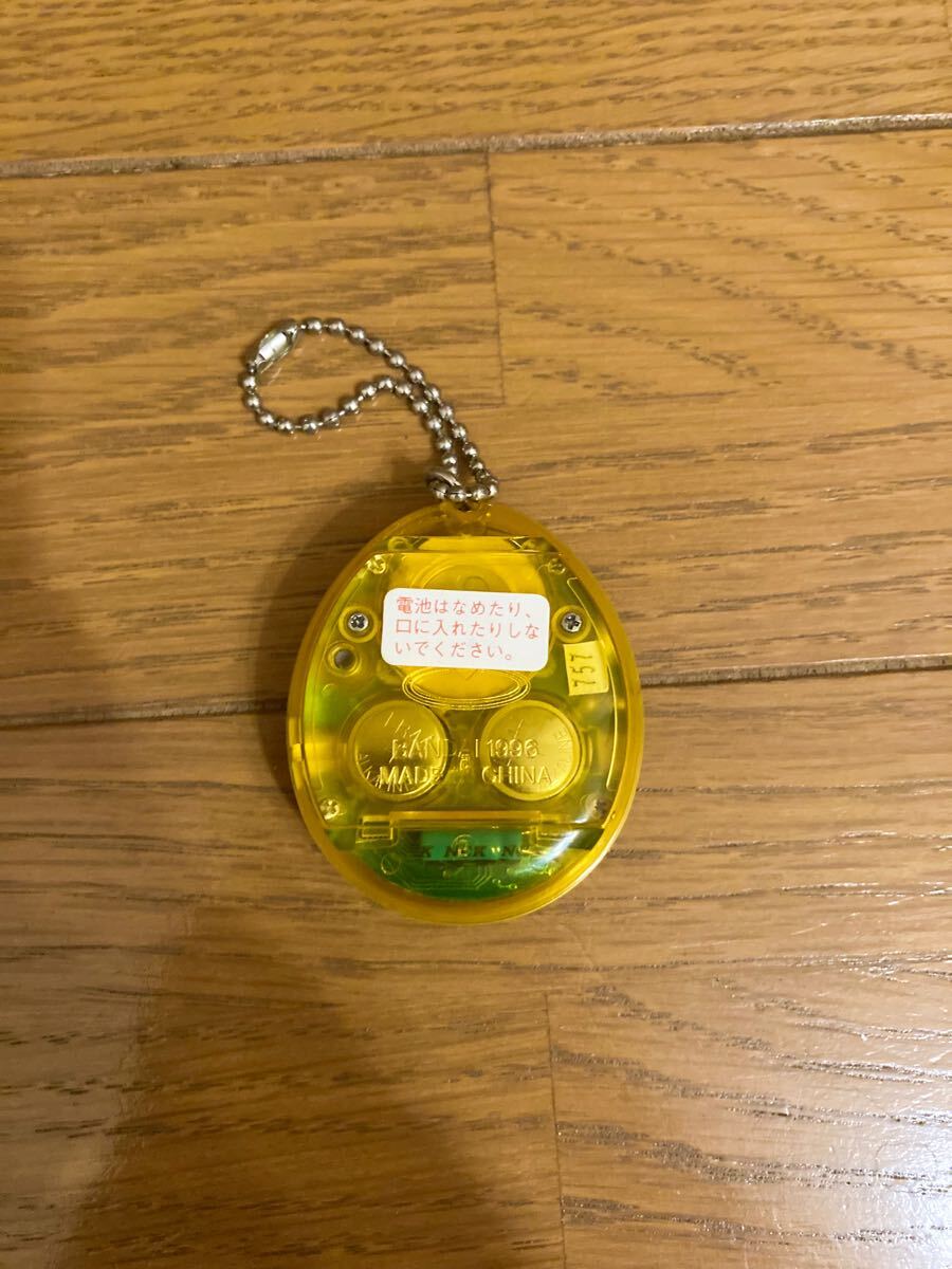 美品 動作確認済み 新種発見たまごっち 初代 スケルトン イエロー 箱