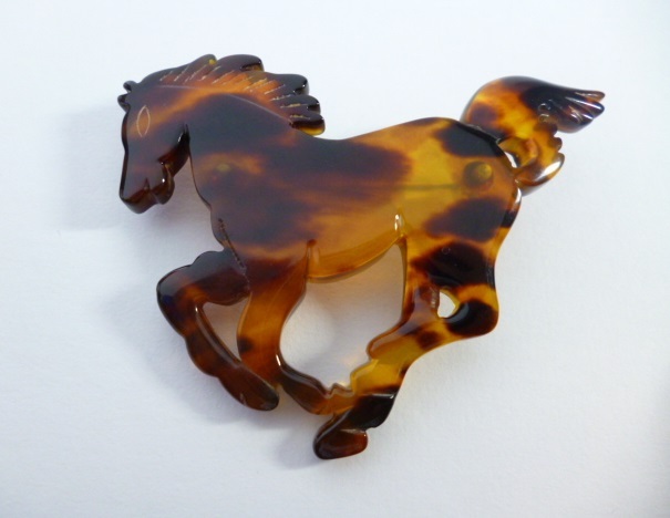 ф 本鼈甲 ブローチ ф 鼈甲 馬(べっ甲)｜売買されたオークション情報