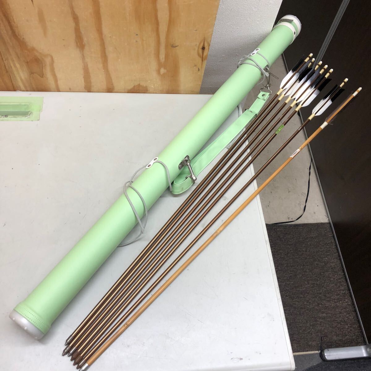 弓道 矢 EASTON XX75 2014 6本 / 巻藁矢 長尺 1本 約104cm ケース付き