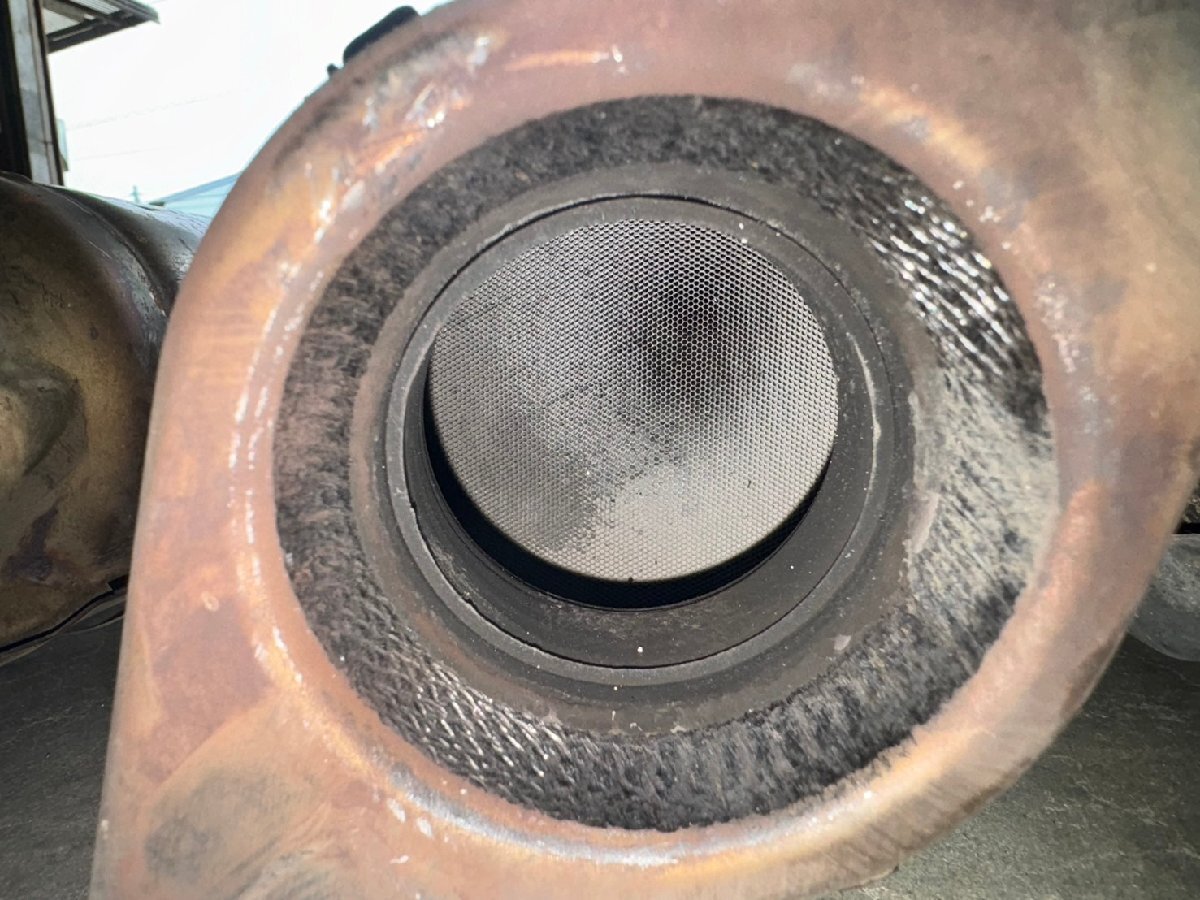 30 プリウス (ZVW30) 触媒 2ZR-FXE TB2 GP2 トヨタ 純正 コンバーター
