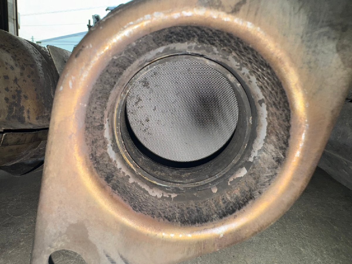 30 プリウス (ZVW30) 触媒 2ZR-FXE TB2 GP2 トヨタ 純正 コンバーター
