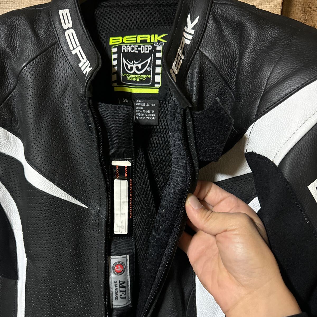 【新品まとめ売り】 BERIK レザー レーシングスーツ MFJ公認 ベリック 革ツナギ レーシングブーツ グローブ レース用 レーシンググローブ_5