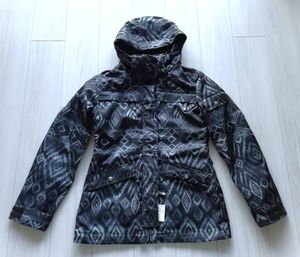 ★未使用　BILLABONG　ポケット多数♪　美シルエットスノーボードジャケット　\37400
