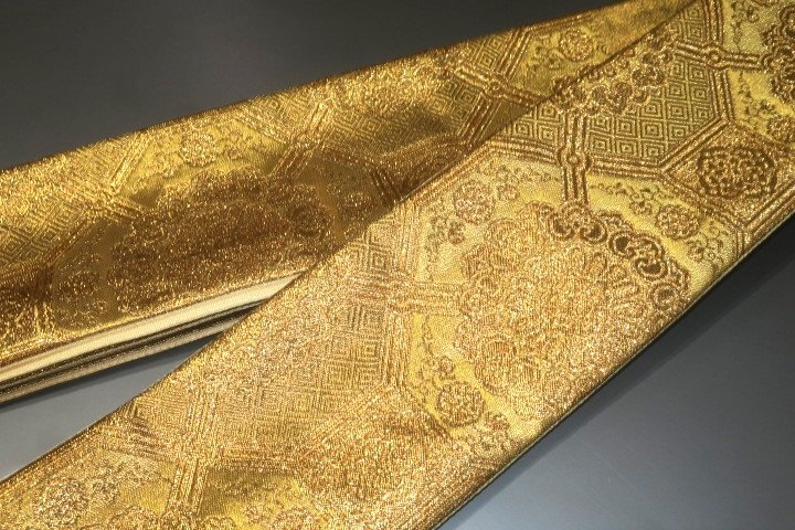 弐10001RM 男角帯 絹交ぜ織り金襴 К沈金色地に金襴練貫 蜀江宝相華文様