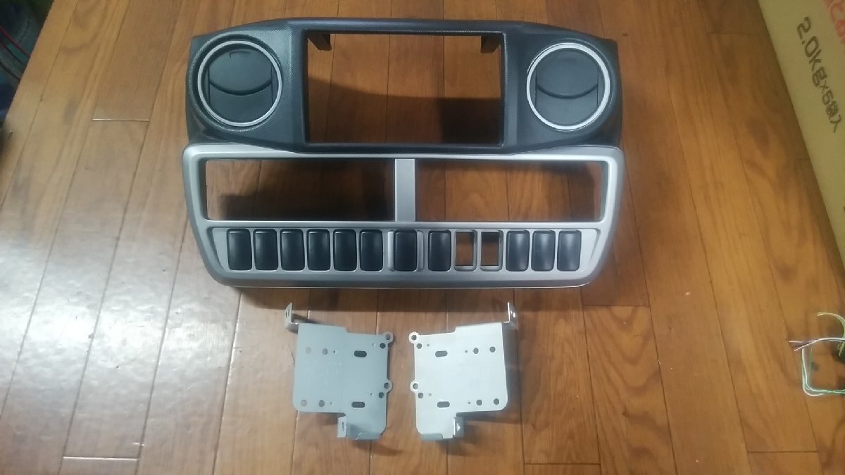 新作入荷，セール U#150 トヨエース TRY230 2017年 純正ナビ オーディオパネル ステー付き センターパネル ダイナ(トヨタ用)｜売買されたオークション情報、yahooの商品情報をアーカイブ公開 - オークファン トヨタ用
