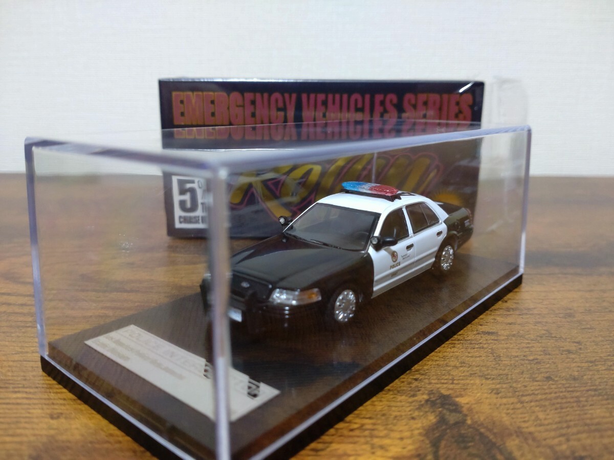 Rollin Crown Victoria Police Los Ford 1⁄64 Angeles 1:64