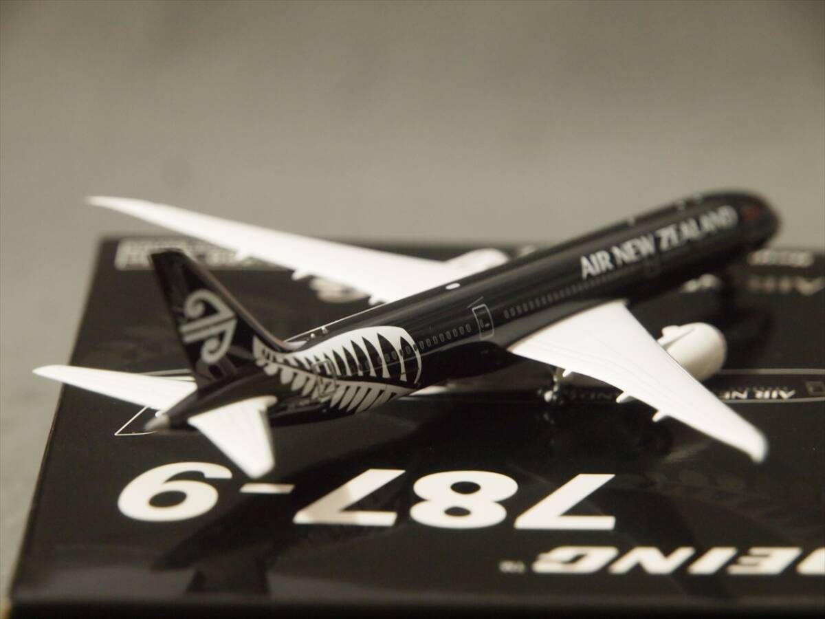 1/400 ニュージーランド航空 ボーイング 787-9 ZK-NZE 'ALL BLACKS