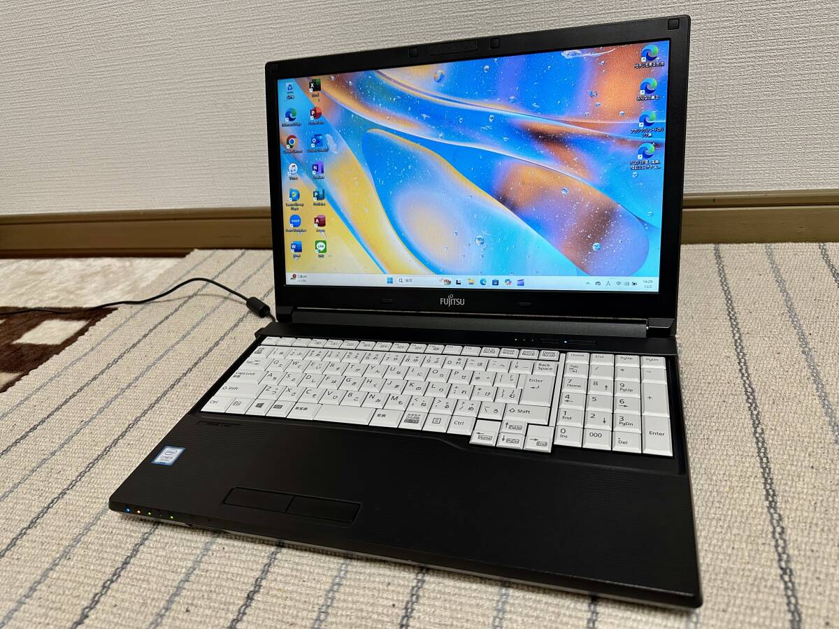 美品】富士通 LIFEBOOK FHD液晶 i5-7300U SSD256GB ☆美品☆ i5 7300U 8GB 新品SSD256GB DVD USB3.0 Bluetooth テンキー