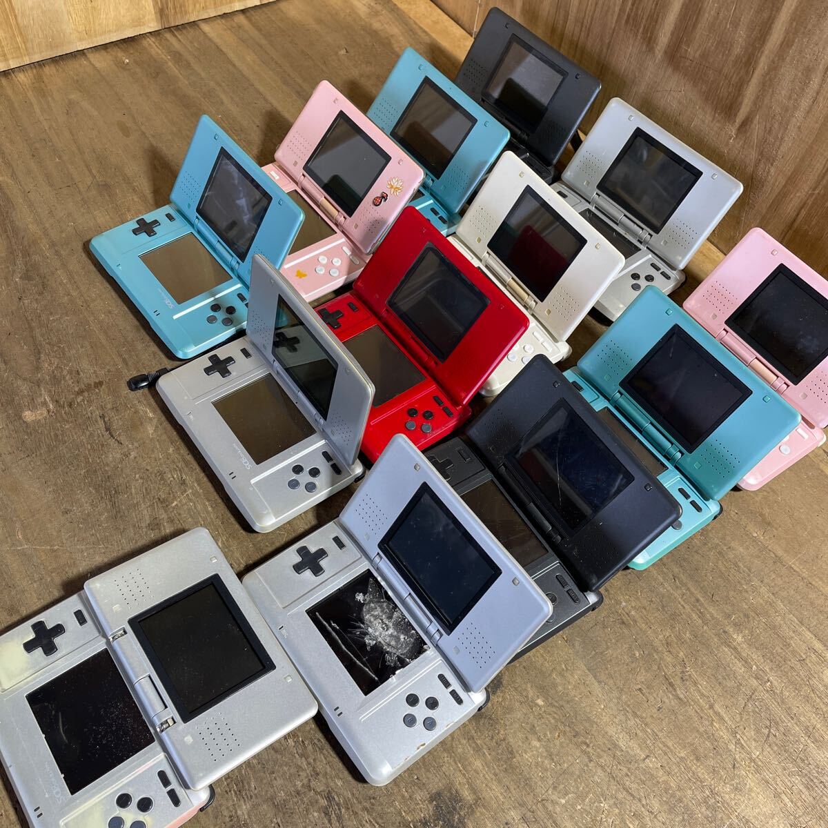 任天堂 Nintendo 初代DS 中古品13台 ジャンク 任天堂 DSi Nintendo