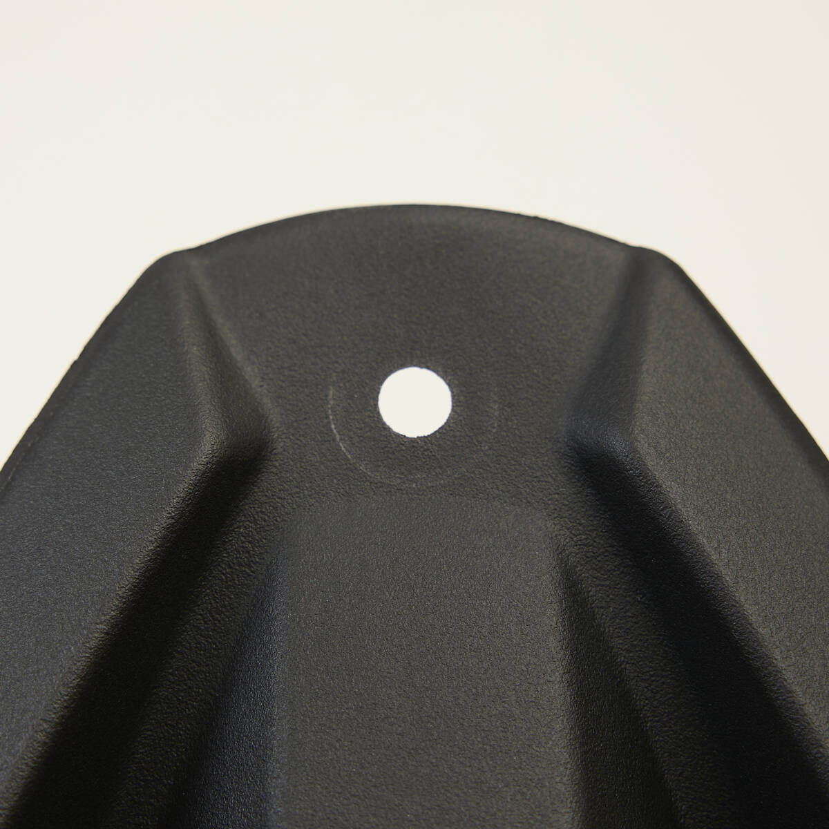 Y'S GEAR / ワイズギア】ユニバーサルステー / USBソケット2.4A【NMAX