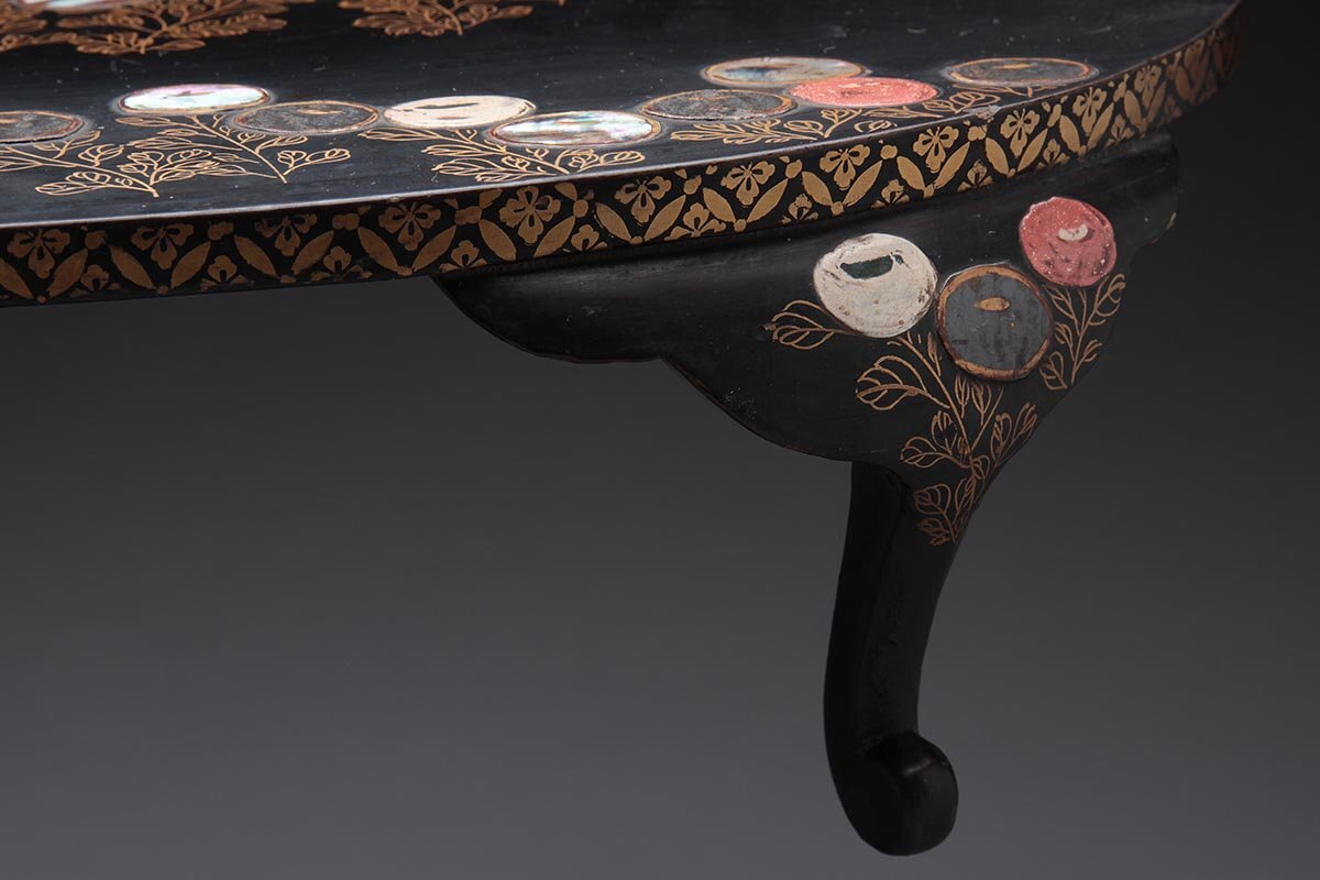 UU438 時代漆器 黒漆塗 陶象嵌 菊螺鈿蒔絵 楕円形 花台 幅35.3cm 重