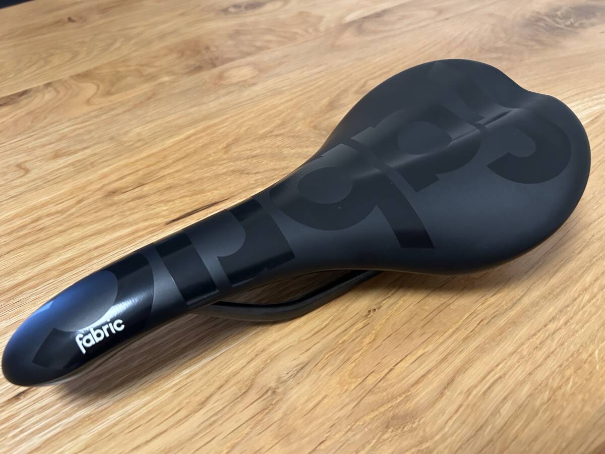 fabric ファブリック Scoop PRO SHALLOWカーボンレール 中古 fabric ファブリック SCOOP PRO SHALLOW カーボンレール サドル