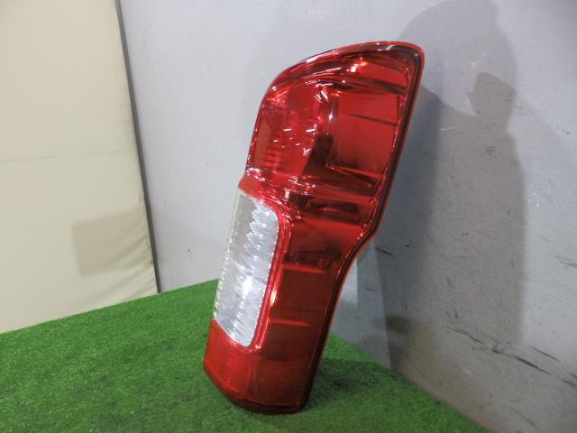 新作，人気セール NV350キャラバン LDF-VW2E26 右テールランプ YD25DDTI QM1 T008 26550-3XA0B 242645