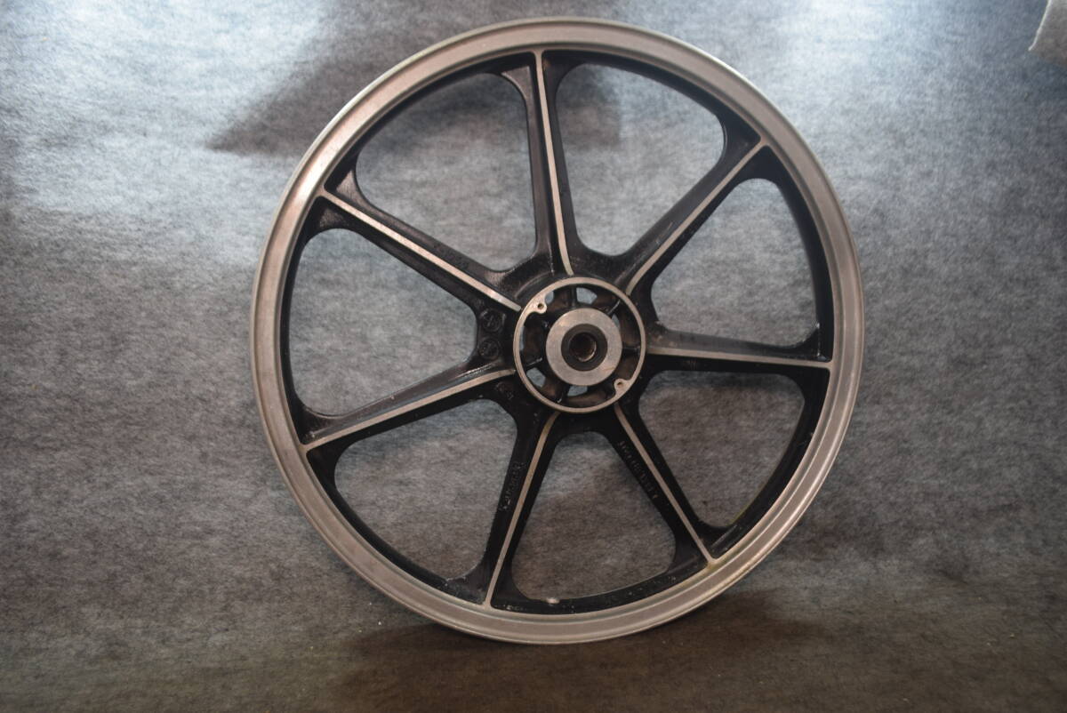 Y25-0133】KAWASAKI Z250FT他用 純正フロントホイール（F-1056） 中古