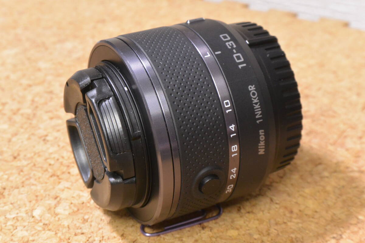 Nikon 0 VR 10-30mm f⁄3.5-5.6 NIKKOR Lens com : (Black Nikkor J2 nikkor